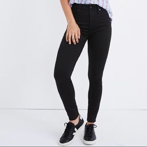 Curvy High-Rise Skinny Jeans in Carbondale Wash